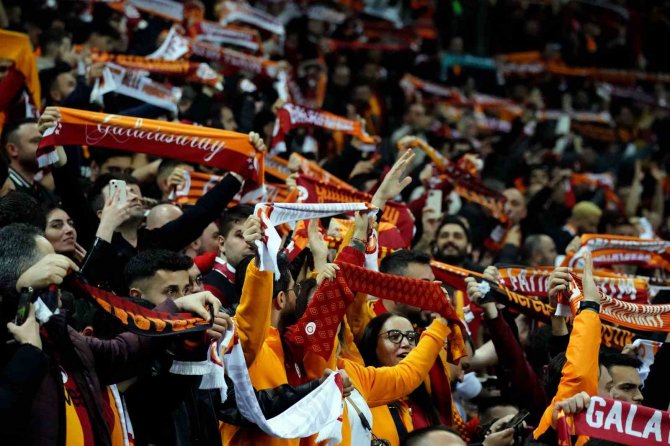 Spor Toto Süper Lig: Galatasaray: 0 - Adana Demirspor: 0 (Maç Devam Ediyor)