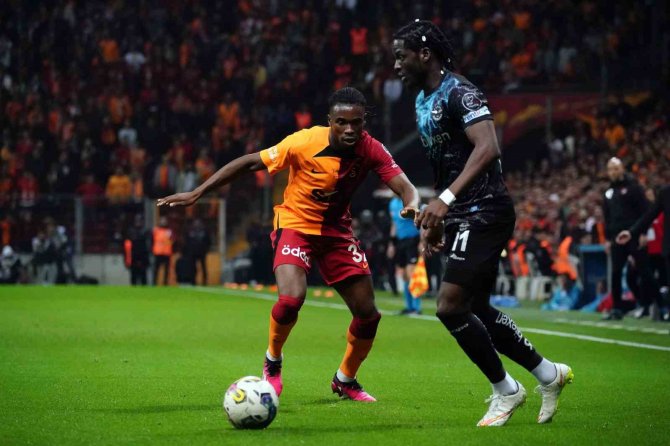 Spor Toto Süper Lig: Galatasaray: 0 - Adana Demirspor: 0 (İ̇lk Yarı)