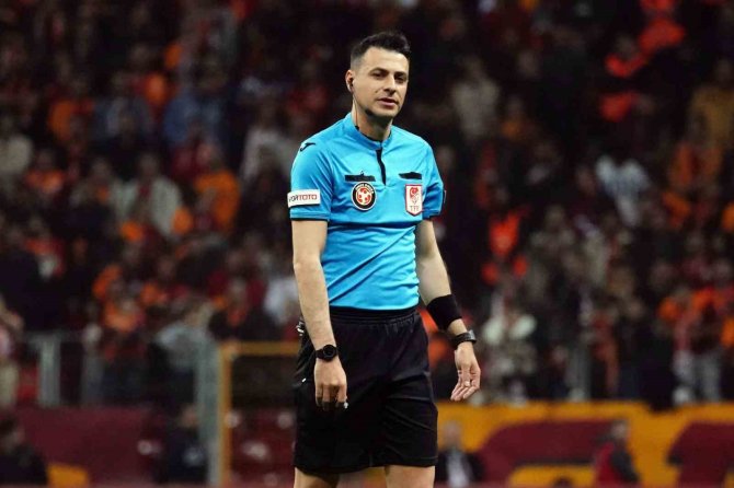 Spor Toto Süper Lig: Galatasaray: 0 - Adana Demirspor: 0 (İ̇lk Yarı)