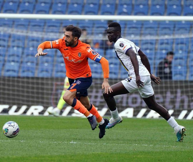 Spor Toto Süper Lig: Başakşehir: 1 - Mke Ankaragücü: 0 (İ̇lk Yarı)