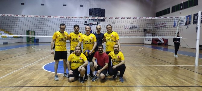 Burhaniye’de Ramazan’da Gece Yapılan Müsabakalar İlgi Gördü