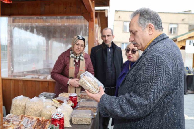 Bu Pazar, Maharetli Eller Günü