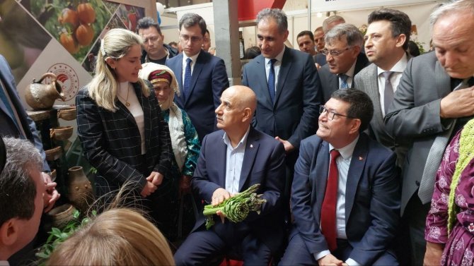 Bakan Kirişci Milas’taki Tarım Fuarına Katıldı