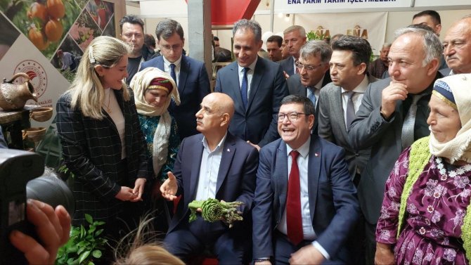 Bakan Kirişci Milas’taki Tarım Fuarına Katıldı