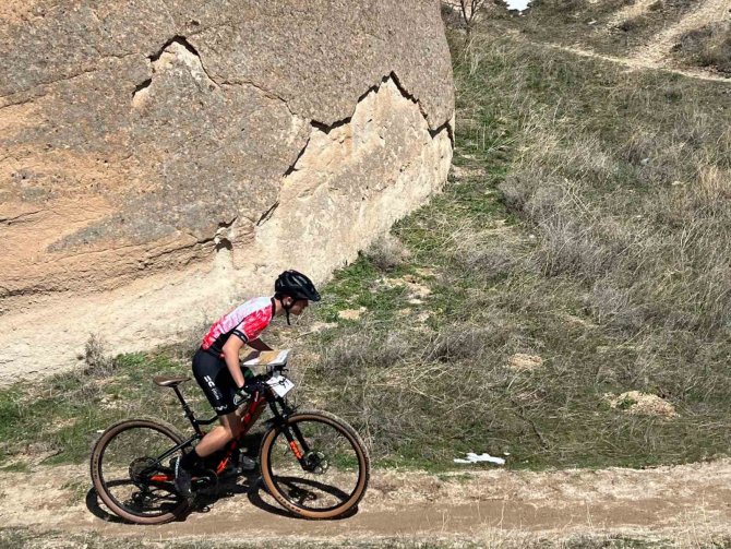 Kapadokya’nın Zorlu Şartlarında Pedal Çevirdiler