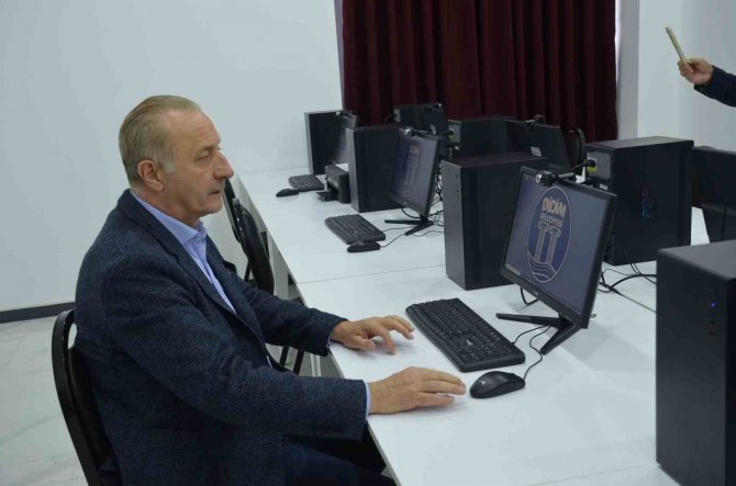Didim’de Belediyesi Üniversite Öğrencileri İçin Bilgisayar Sınıfı Oluşturdu