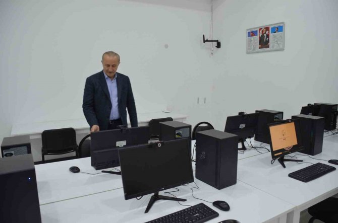 Didim’de Belediyesi Üniversite Öğrencileri İçin Bilgisayar Sınıfı Oluşturdu
