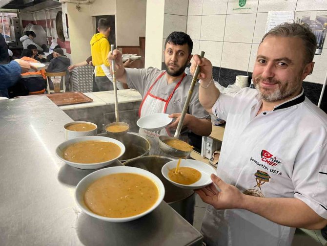 Bu Lokantada 15 Yıldır İftar Yemekleri Ücretsiz