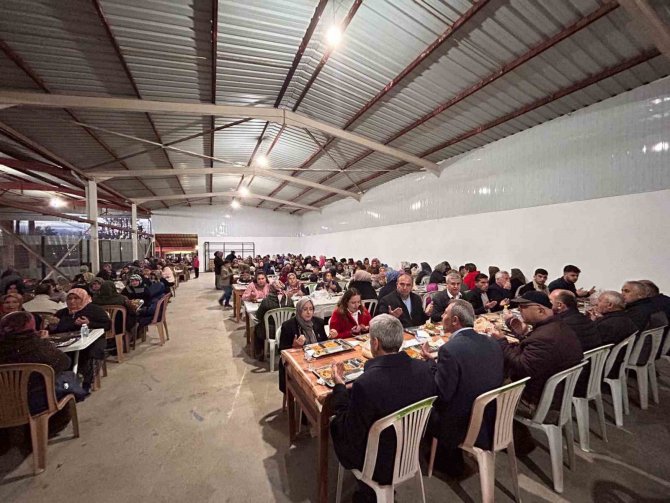 Ak Partili Şahin Tin, Acıpayamlılarla İftar Sofrasında Buluştu.