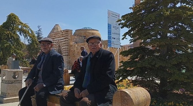 Tarihi Meydan Ramazan Ayında Kırşehirlilerin Toplanma Alanı Oldu