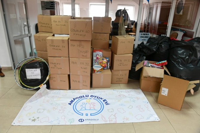 ’1 Oyuncak 1 Mutluluk Kampanyası’ Yardımları Deprem Bölgesine Ulaştı