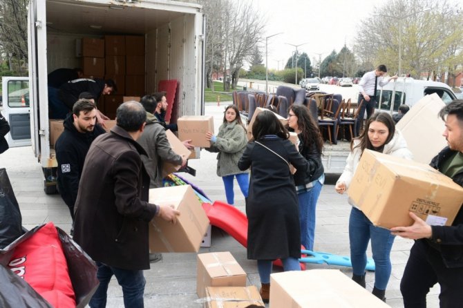 ’1 Oyuncak 1 Mutluluk Kampanyası’ Yardımları Deprem Bölgesine Ulaştı