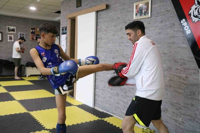 Devran Yanardağ’dan Adım Adım Dünya Şampiyonluğuna