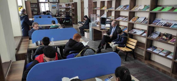 Ardahan’da Kütüphane Haftasında Okuma Etkinliği Düzenlendi