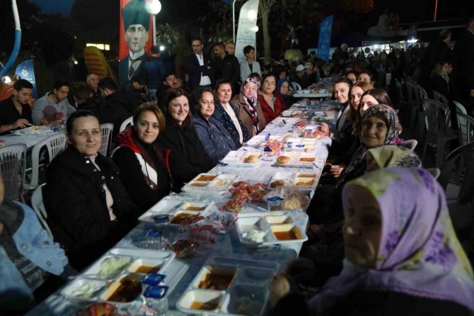 Aydın Büyükşehir’in İftar Programları Devam Ediyor