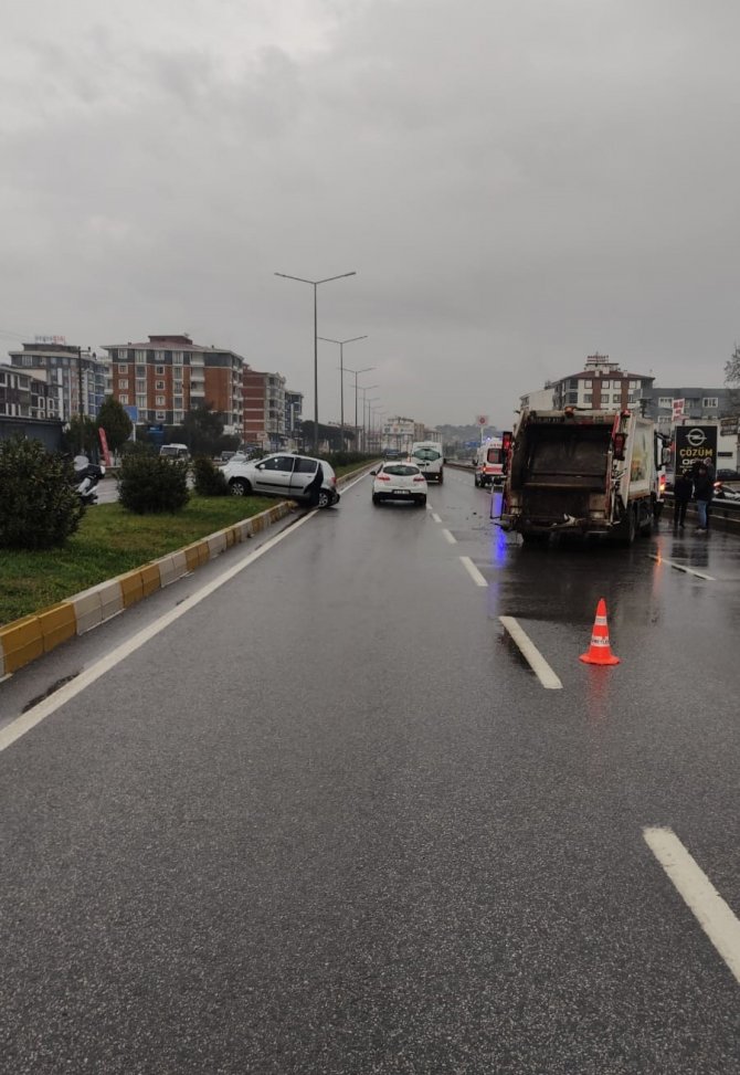 Balıkesir’de Zincirleme Trafik Kazası: 4 Yaralı
