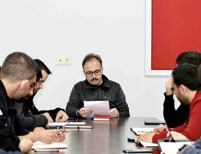 Vali Kızılkaya, Deprem Koordinasyon Toplantısına Katıldı