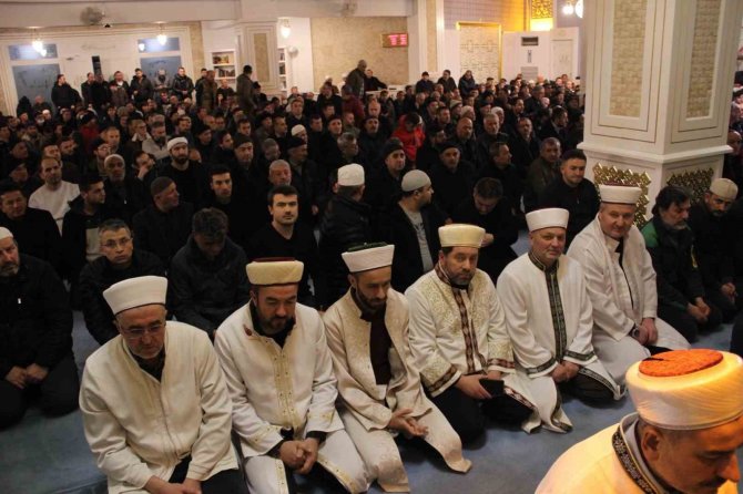 Bolu’da Enderun Usulü Teravih Namazı Kılındı