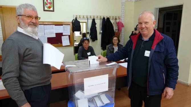 Kütahya’daki Çifte Vatandaşlar Bulgaristan Seçimleri İçin Sandık Başında