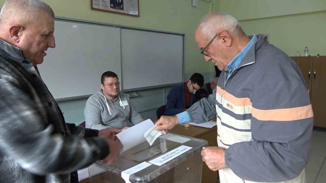Yalova’daki Çifte Vatandaşlar Bulgaristan Seçimleri İçin Sandık Başında
