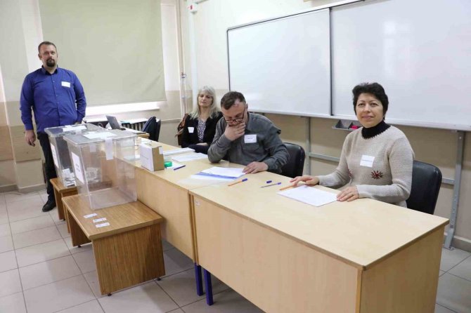 Bulgaristan Seçimleri İçin Eskişehir’de Çifte Vatandaşlar Sandık Başına Gitti