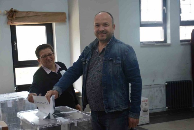 Bulgaristan’daki Erken Genel Seçim İçin Sandığa Koştular