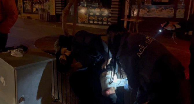 Bıçakla Yaralanan Şahsı Devriye Atan Gece Bekçileri Buldu