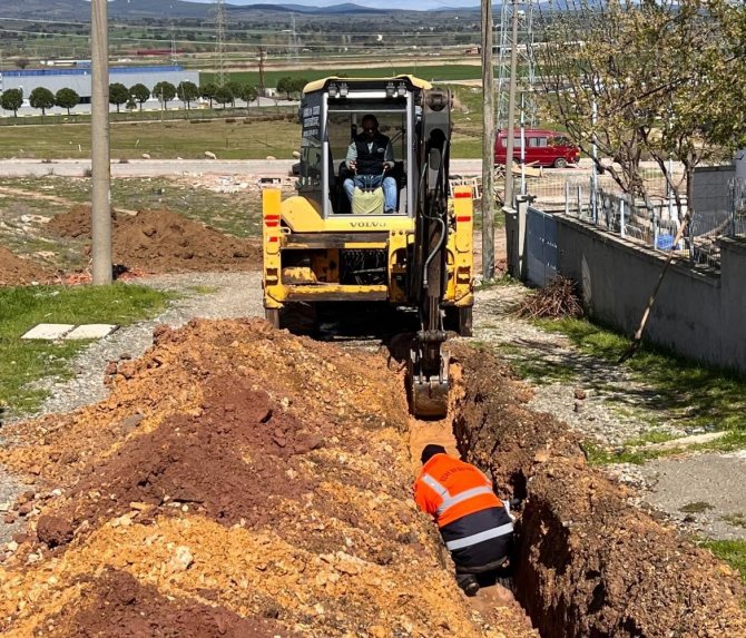 Ezine Belediyesi Çevre Düzeni Çalışmalarını Sürdürüyor