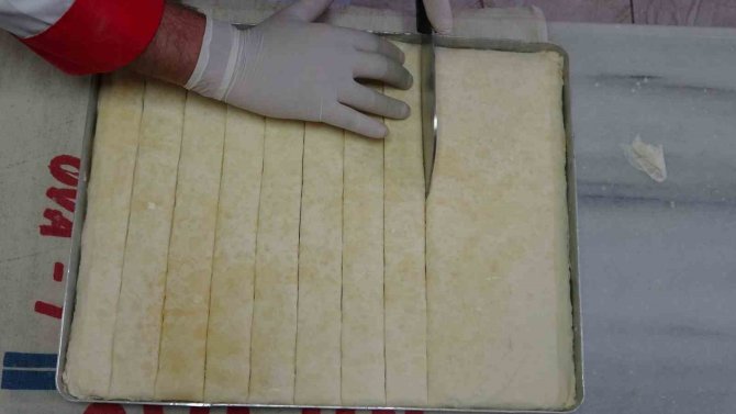 Diyarbakır’dan Çıkan ‘Karamelli Baklava’ Ve ‘Karamelli Kadayıf’ Masalarda Yerini Aldı