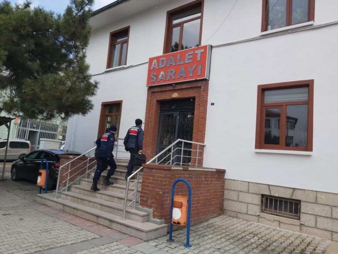 Jandarma Ekiplerinin Yakaladığı 2 Şüpheli Tutuklandı