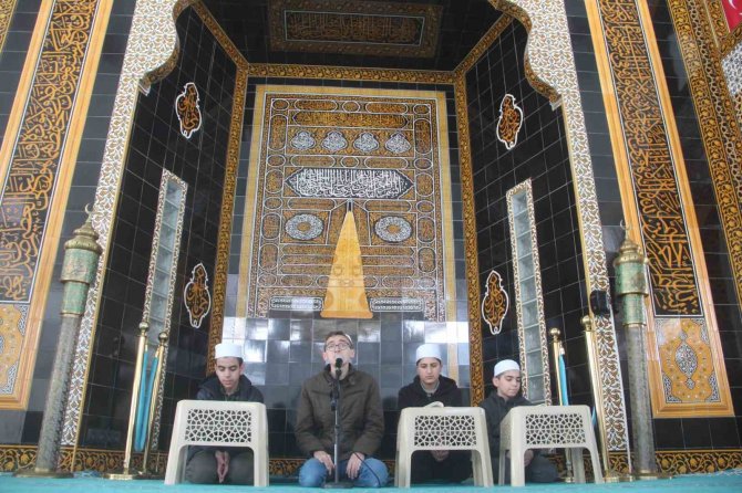Elazığ’da 14 Asırlık Mukabele Geleneğini Genç Hafızlar Sürdürüyor