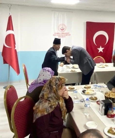 Kars Valiliği Huzur Evi Sakinlerini Unutmadı