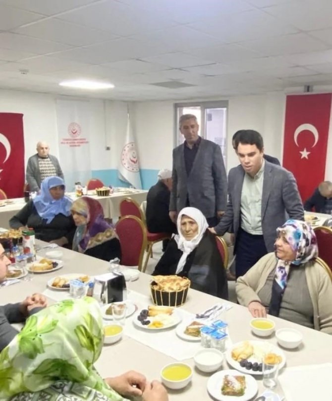 Kars Valiliği Huzur Evi Sakinlerini Unutmadı