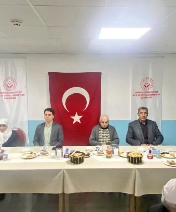 Kars Valiliği Huzur Evi Sakinlerini Unutmadı