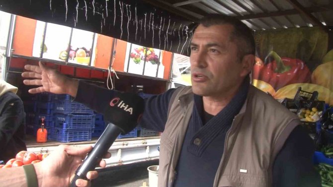 Beykoz’da Vatandaşa İ̇ett Otobüsü Çarptı, Yakını Otomobil İle Kalabalığa Daldı