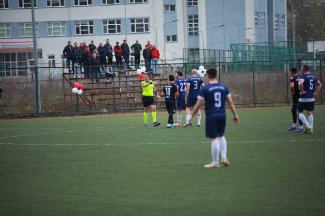 Kırmızı Kartların Havada Uçuştuğu Maçta Kazanan Olmadı