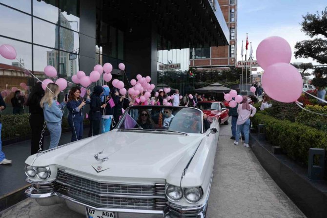 Klasik Otomobil Tutkunları Kanserde Erken Teşhise Dikkat Çekmek İçin Yola Çıktı