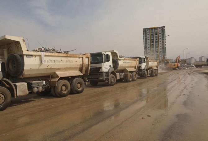 Van Ekibi, Malatya’da 7 Bin 300 Kamyon Hafriyat Taşıdı