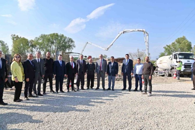 Salihli Yılmaz Köprüsünde Çalışmalar Hızla İlerliyor