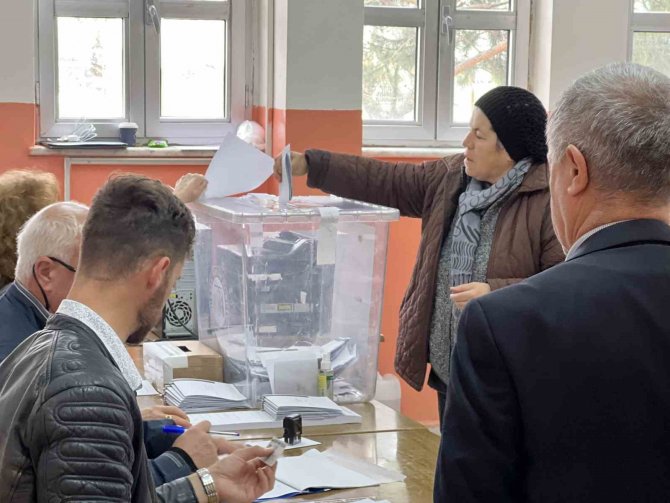 Manisa’daki Çifte Vatandaşlar Bulgaristan Seçimleri İçin Oy Kullandı