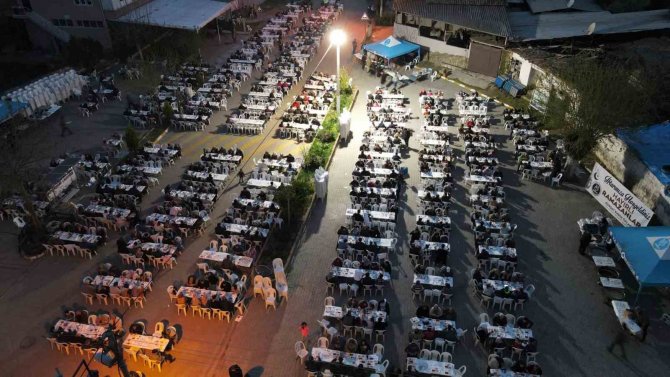 Dallıca’da Binlerce Kişi Meydanı Doldurdu