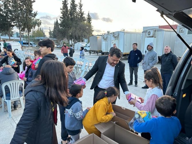 Osmaniye Milletvekili Aday Adayı Keleş, Depremzedelerle İftar Yaptı