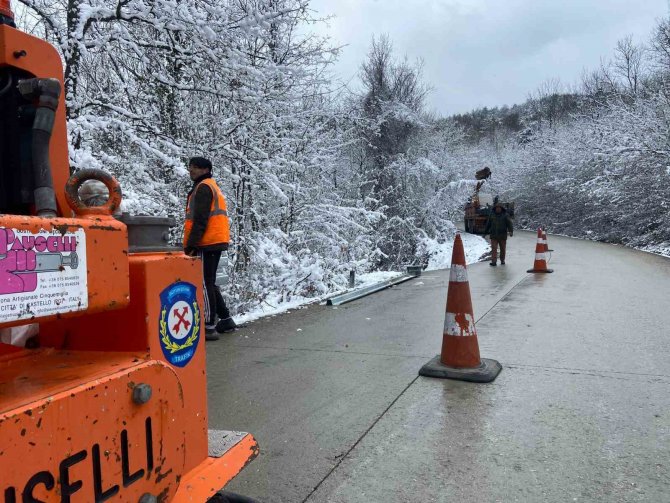 Büyükşehir, Can Kaybını Önlemek İçin Kar, Kış Demiyor