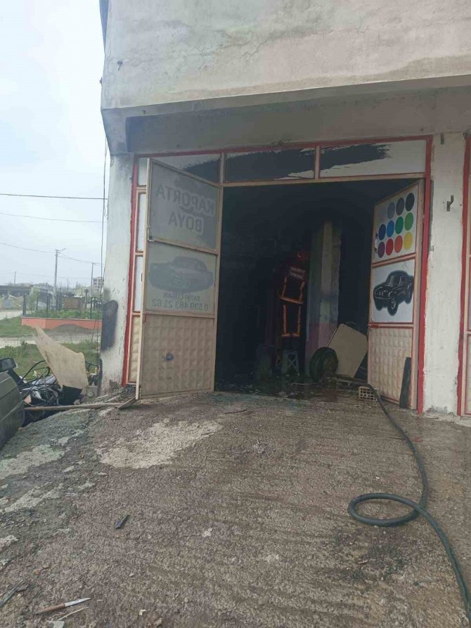 Tamire Getirilen Otomobile Kaynak Yapmak İstedi, Dükkanı Kül Oldu