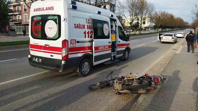 Tırın Dorsesinin Çarptığı Motosiklet Sürücüsü Yaralandı