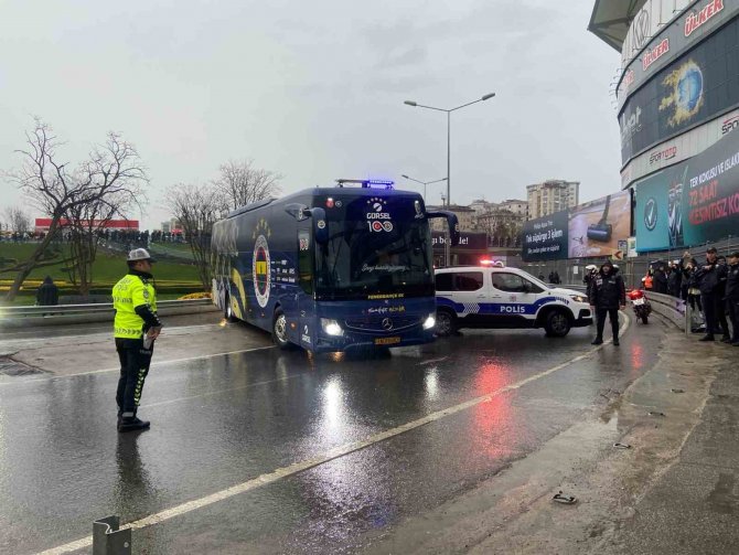Fenerbahçe Stada Ulaştı