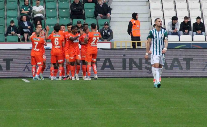 Spor Toto Süper Lig: Giresuspor: 0 - Corendon Alanyaspor: 1 (İ̇lk Yarı)