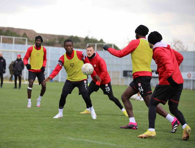 Sivasspor, Başakşehir Maçı Hazırlıklarını Sürdürdü
