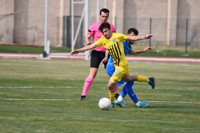 Tff 2. Lig: Tarsus İ̇dman Yurdu: 0 - Batman Petrolspor: 4