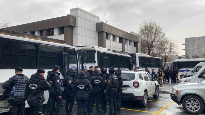 3 İlde Tapuda Rüşvet Operasyonu: 79 Gözaltı
